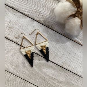 The KNOX - handmade beaded earrings